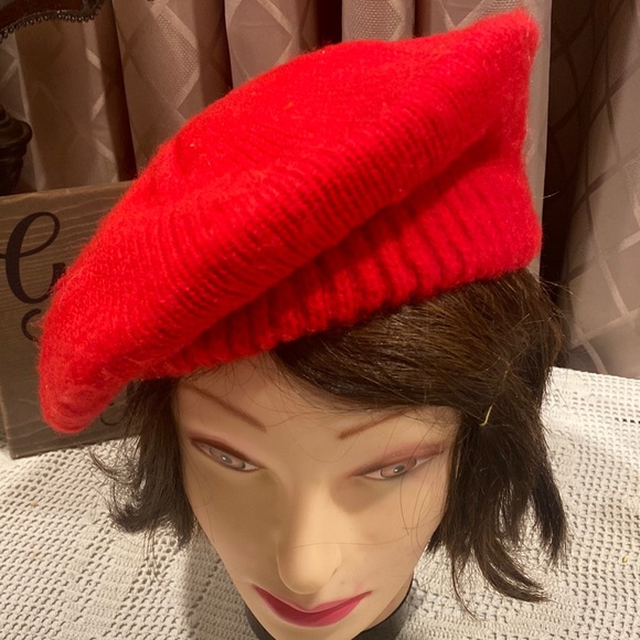 English Village Accessories - Vintage English Village Beret